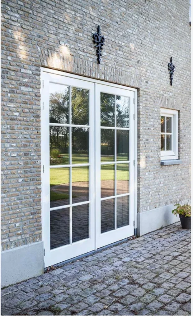 atlasokna-houten-openslaande-deuren-wit-roede-verdeling-landhuis