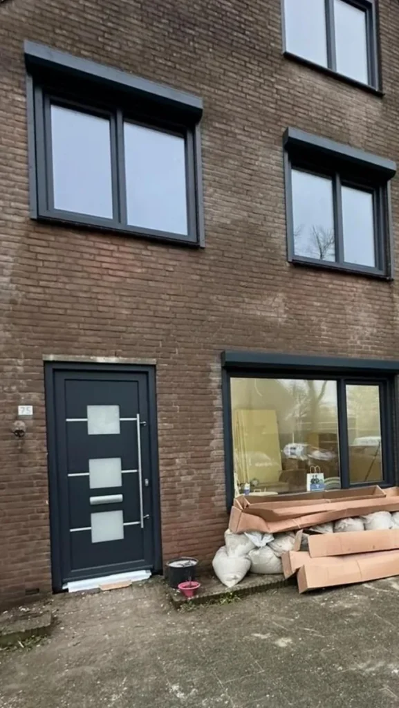 atlasokna-rolluiken-antraciet-voordeur-kozijnen-renovatie